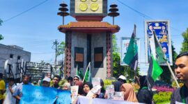 Dokumentasi Foto Istimewa: Kegiatan Himpunan Mahasiswa Islam Indonesia Cabang Kabupaten Langkat Kritisi Kebijakan Nasional di Simpang Bupati Langkat 