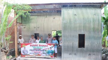Sambut Hari Bhayangkara Ke-80, Polres Bantaeng Kerjasama BAZNAS Bedah Rumah Untuk Warga Kurang Mampu*