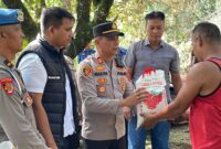 Dokumentasi Foto Kegiatan Polsek Salapian Berikan Bantuan kepada Masyarakat Korban Kebakaran