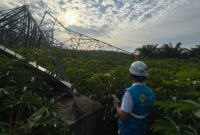 Dokumentasi Foto Istimewa PT PLN Persero Lakukan Perbaikan di Areal Dampak Cuaca Ekstrem 