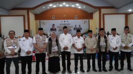 Dokumentasi Foto Kegiatan Bupati Langkat H.Syah Afandin Menjemput Haji dari Kabupaten Langkat di Bandara Internasional Kuala Namu 