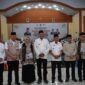 Dokumentasi Foto Kegiatan Bupati Langkat H.Syah Afandin Menjemput Haji dari Kabupaten Langkat di Bandara Internasional Kuala Namu 
