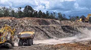 Skandal Tambang di Atas Lahan Cacat Hukum: Penetapan Tersangka Para Kepala Desa Runtuhkan Legitimasi Operasional PT AGM