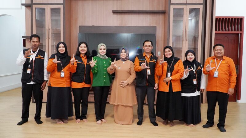 Dokumentasi Foto Kegiatan Wakil Bupati Langkat Menerima BPS di Rumah Dinas 