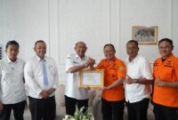 Dokumentasi Foto Basarnas Memberikan Penghargaan kepada Bupati Langkat H Syah Afandin 