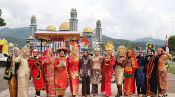 Kapolres Agara Lepas Karnaval Budaya, Warna-Warni Tradisi Semarakkan Hari Jadi Ke-52 Kabupaten Aceh Tenggara