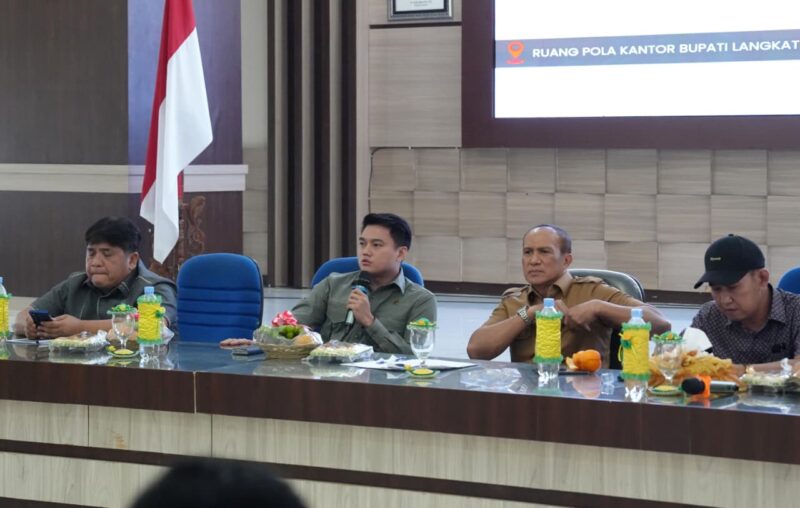 Dokumentasi Foto Kegiatan:Pimpinan DPRD Sumut Ricky Anthony di Kunjungan Dapil Binjai-Langkat Bersama Forkopimda 