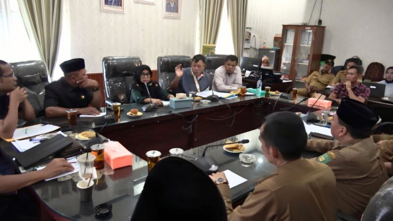 Dokumentasi Foto Kegiatan DPRD Kabupaten Langkat Bersama Camat Hinai 