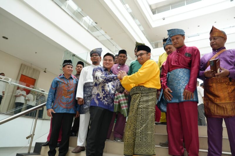 Dokumentasi Foto Kegiatan Pimpinan DPRD Sumut Ricky Anthony Bersama Kerapatan Adat Melayu Kabupaten Langkat 