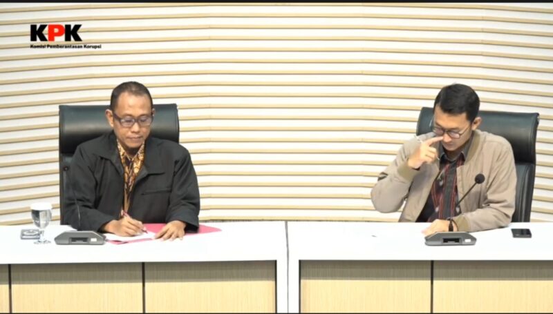 Dokumentasi Tangkapan Layar Konferensi Pers Komisi Pemberantasan Korupsi PLT  Direktur Penyidikan KPK Achmad Taufik Husein bersama Juru Bicara KPK  Budi Prasetyo Jum'at (3/7/2026)