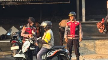 Hadir di Tengah Masyarakat, Den Turangga Ditpolsatwa Polri Bagikan Jumat Berkah di Depok