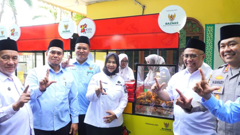 Dokumentasi Foto  Kegiatan Plt Bupati Langkat Tiorita Surbakti Bersama BAZNAS 