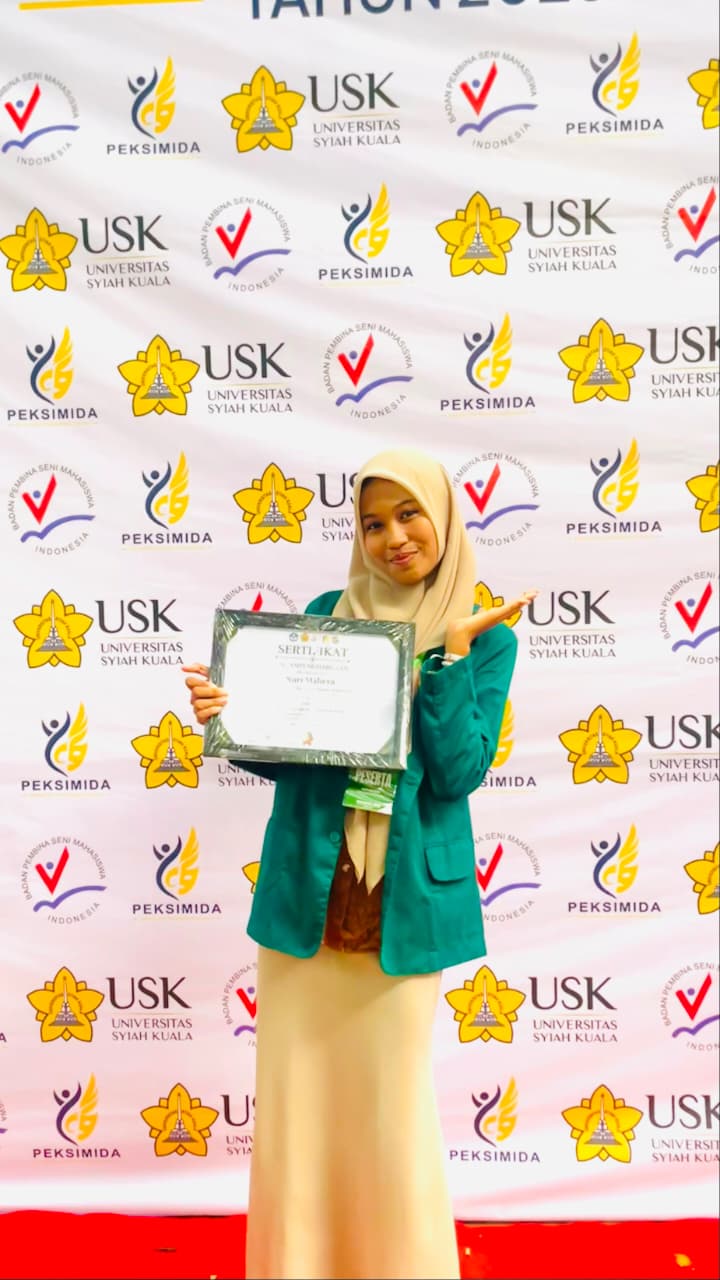 Foto : Nuri Mahera juara 3 lomba Menyanyi Pop Putri
