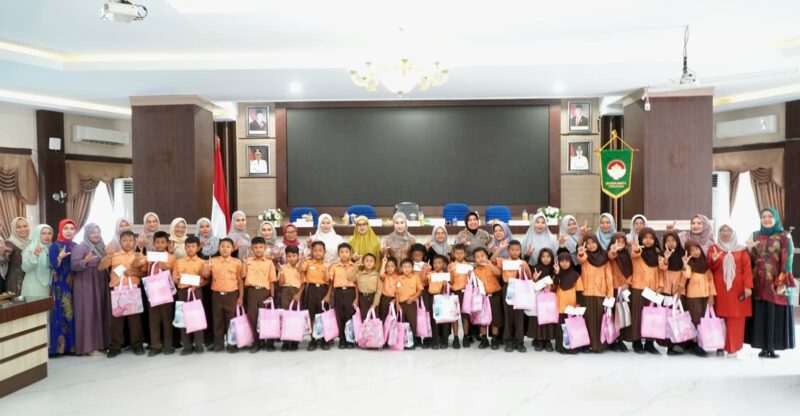 Dokumentasi Foto Kegiatan Ketua DWP Rina Wahyuni Marpaung S.S T.P .M.A.P Bersama Pengurus 