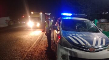 Sat Lantas Indrapura Gelar Patroli Blue Light, Kawal Keamanan Perjalanan Malam di Jalinsum