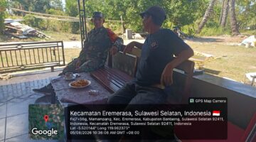 Babinsa Desa Mamampang Laksanakan Komsos untuk Pererat Silaturahmi dengan Warga
