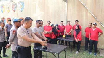 Polres Sergai dan Pengadilan Agama Perkuat Sinergi Lewat Latihan Menembak