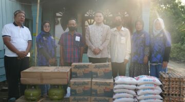 Dokumentasi Foto Kegiatan Pimpinan DPRD Provinsi Sumatera Utara Ricky Anthony Berikan Bantuan Korban Kebakaran 