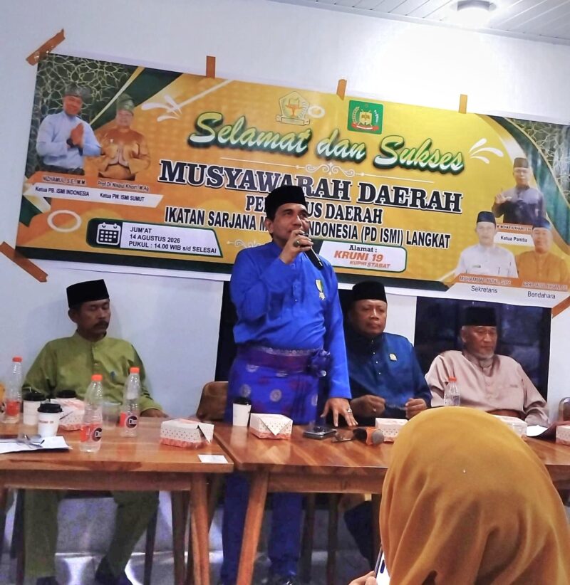Dokumentasi Foto Kegiatan Ketua Terpilih Ikatan Sarjana Melayu Indonesia Datok dr Agussalim Memberikan Kata Sambutan 