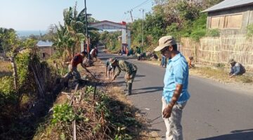 Karya Bakti Babinsa Bersama Warga, Wujudkan Lingkungan Bersih dan Semarakkan Kampung Pancasila