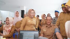 Dokumentasi Foto Kegiatan Plt Bupati Langkat Tiorita Surbakti di Donor Darah 