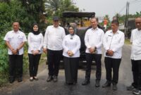 Dokumentasi Foto Kegiatan Plt Bupati Langkat Tiorita di Pengaspalan Jalan Secanggang Stabat Kampung Nangka