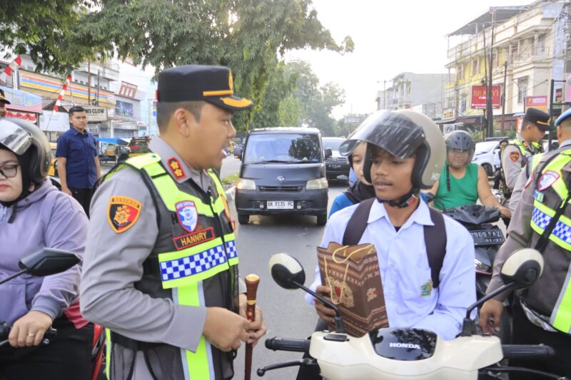 Dokumentasi Foto Kegiatan Kapolres Langkat AKBP Hannry PH Tambunan di Stabat 