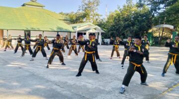 Asah Fisik dan Mental, Prajurit Kodim 1410/Bantaeng Rutin Latihan Pencak Silat Militer