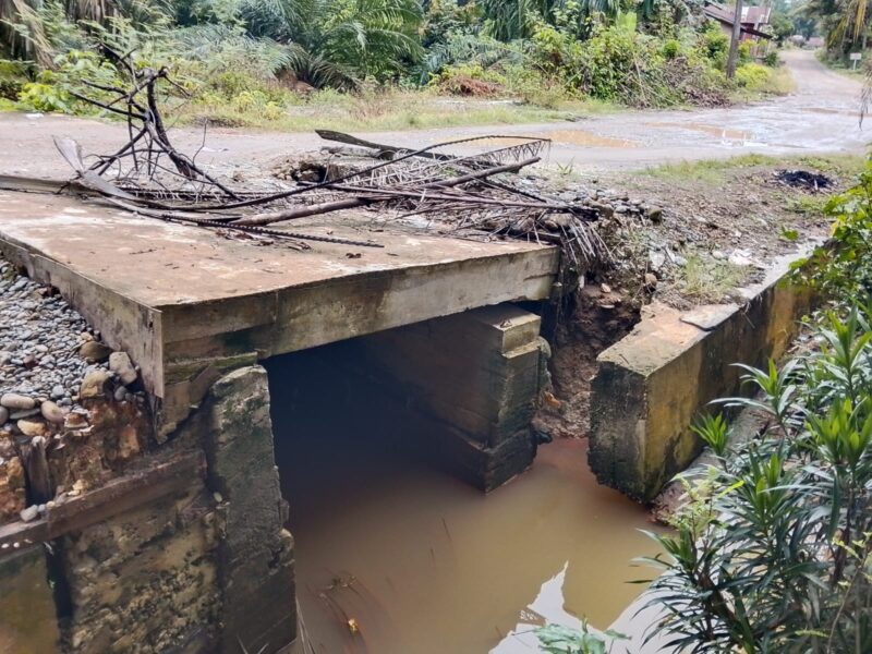 Dokumentasi Foto Jembatan Desa Kebun Balok Kecamatan Wampu Butuh Perbaikan Segera 