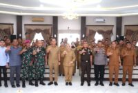 Dokumentasi Foto Kegiatan Plt Bupati Langkat Tiorita Surbakti Membahas Cuaca Ekstrem