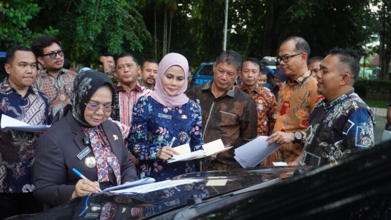 Dokumentasi Foto Kegiatan Plt Bupati Langkat Tiorita Surbakti Sidak Kendaraan Dinas 