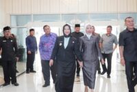 Dokumentasi Foto Kegiatan Plt Bupati Langkat Tiorita Surbakti di Paripurna DPRD