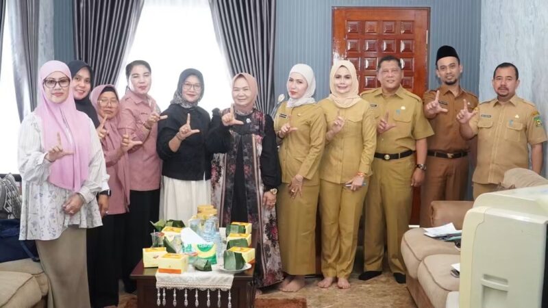 Dokumentasi Foto Kegiatan Plt  Bupati Langkat Tiorita Surbakti Bersama Dinas Pendidikan Sumatra Utara 