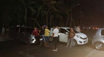 Aksi Penutupan Jalan di Pajarakan Mengakibatkan Terganggunya Arus Lalu Lintas dan Aktivitas Masyarakat