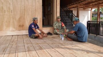 Babinsa Mamampang Sosialisasikan Rekrutmen TNI AD, Ajak Generasi Muda Raih Kesempatan Emas Mengabdi Kepada Bangsa dan Negara