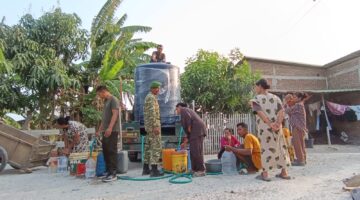 Atasi Krisis Air Bersih Akibat Kemarau, Kodim 1410/Bantaeng Salurkan Bantuan Air Bersih Untuk Warga Kampung Bakara