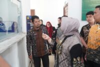 Dokumentasi Foto Kegiatan Plt. Bupati Langkat Tiorita Surbakti di Sidak Kantor Kecamatan Hinai