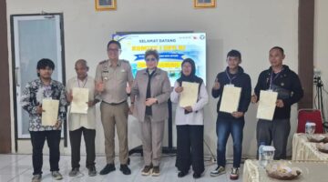 Tinjau Pelayanan dan Serahkan Sertipikat PTSL, Senator DPD RI Kunjungi Kantah Bitung