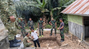 Satgas TMMD Ke-130 dan Warga Membuat Sumur Bor untuk Masyarakat Desa Kampung Pepelah dan Kampung Gajah